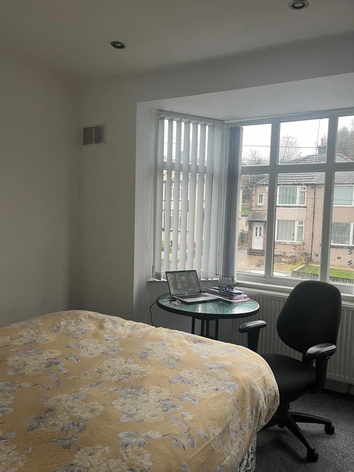 Holiday home Cozy 2 Bedroom House In Bradford With 2 Private Car Parking And Garden Bradford (West Yorkshire)